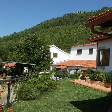 مزرعة للإقامة Casal Da Serra